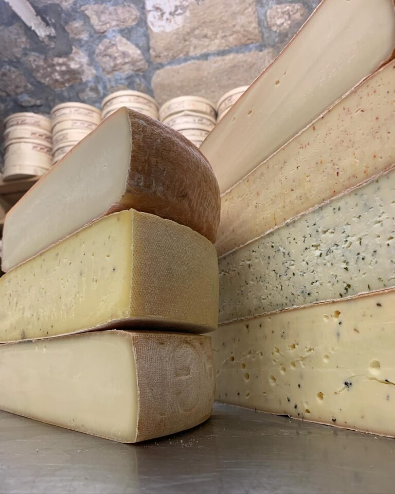 Instagram post from fromageriequatrehomme. This post is in position 4.